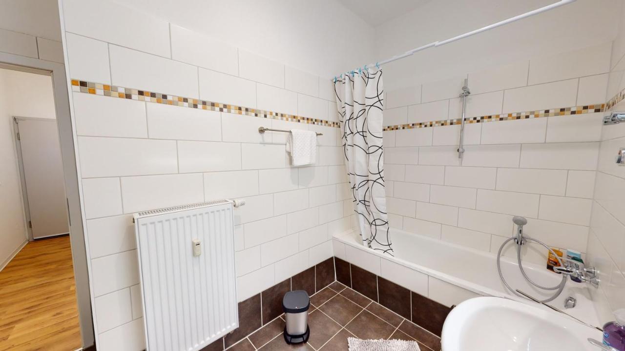 Sweethome - Business-Apartment Mit Kueche, Terrasse, Stellplatz Magdeburg Zewnętrze zdjęcie